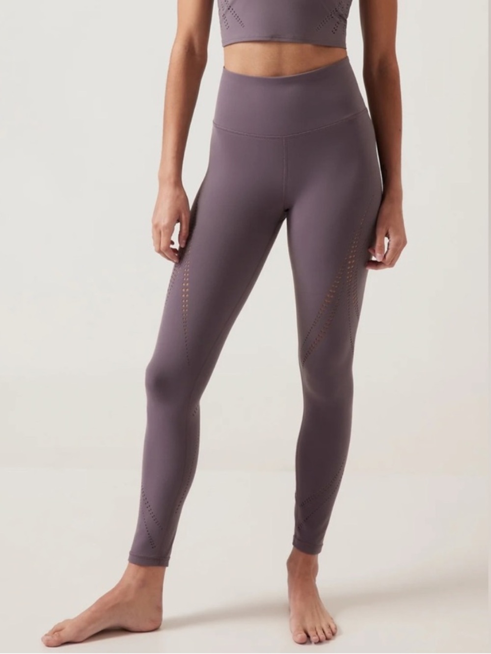 ATHLETA Elation Lasercut Tight in Dusk Violet Size Small